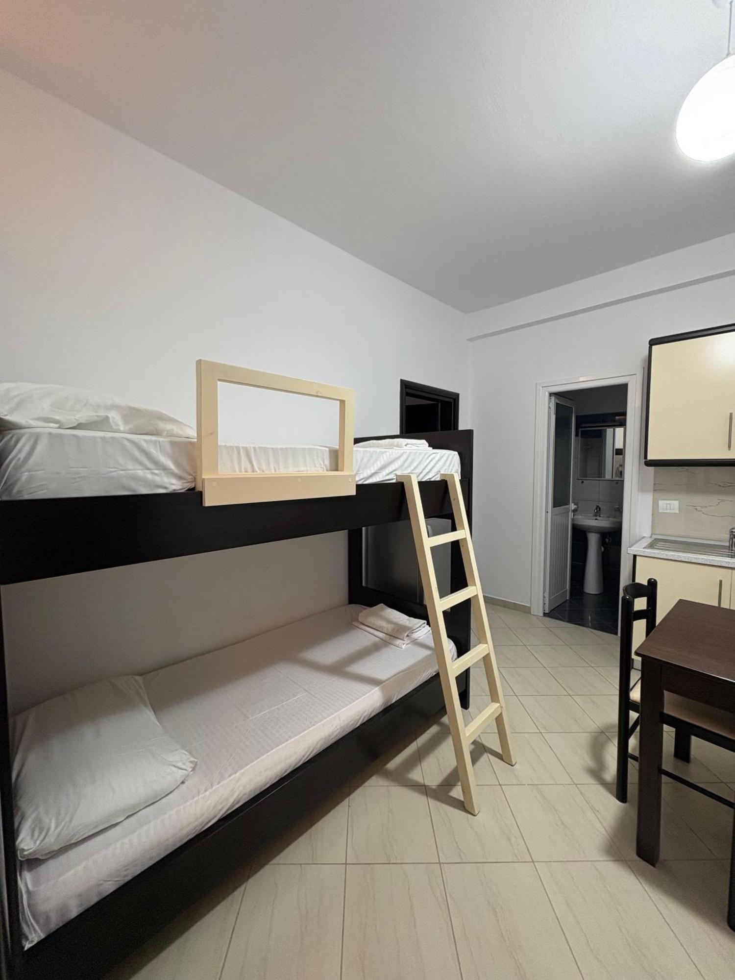 Xhonis Apartments Ksamil Exteriér fotografie